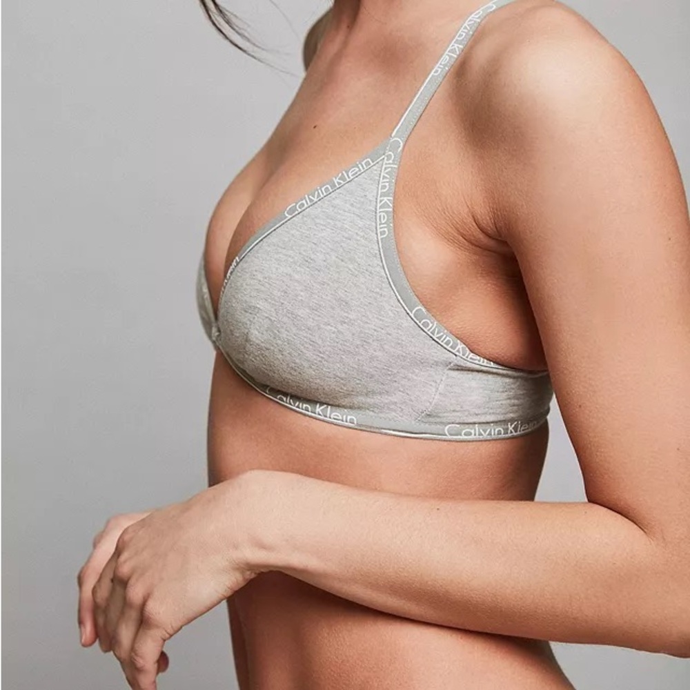 Calvin Klein ID Heather Grey Women’s Unlined Triangle Hook-Front Bralette Small